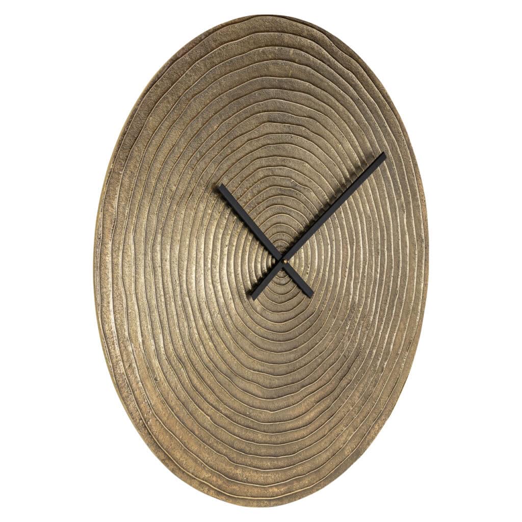 Horloge murale dorée aux lignes arrondies, au design moderne, idéale pour la décoration d'intérieur.