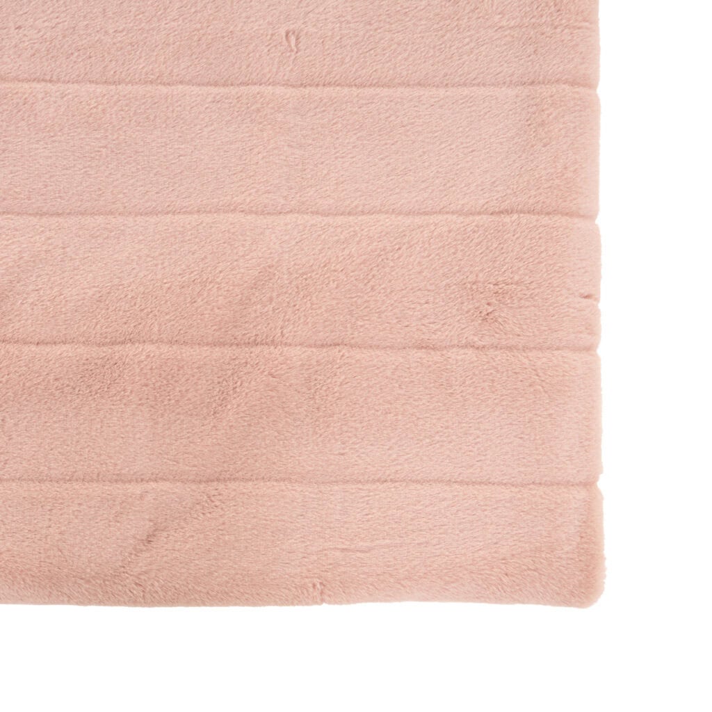 Zartrosa Plaid „Carry“ von Richmond Interiors die Inneneinrichtung.