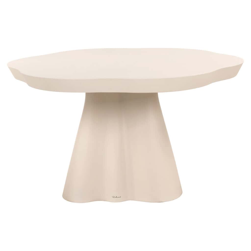 Moderne sandstone outdoor eettafel voor tuin of terras.