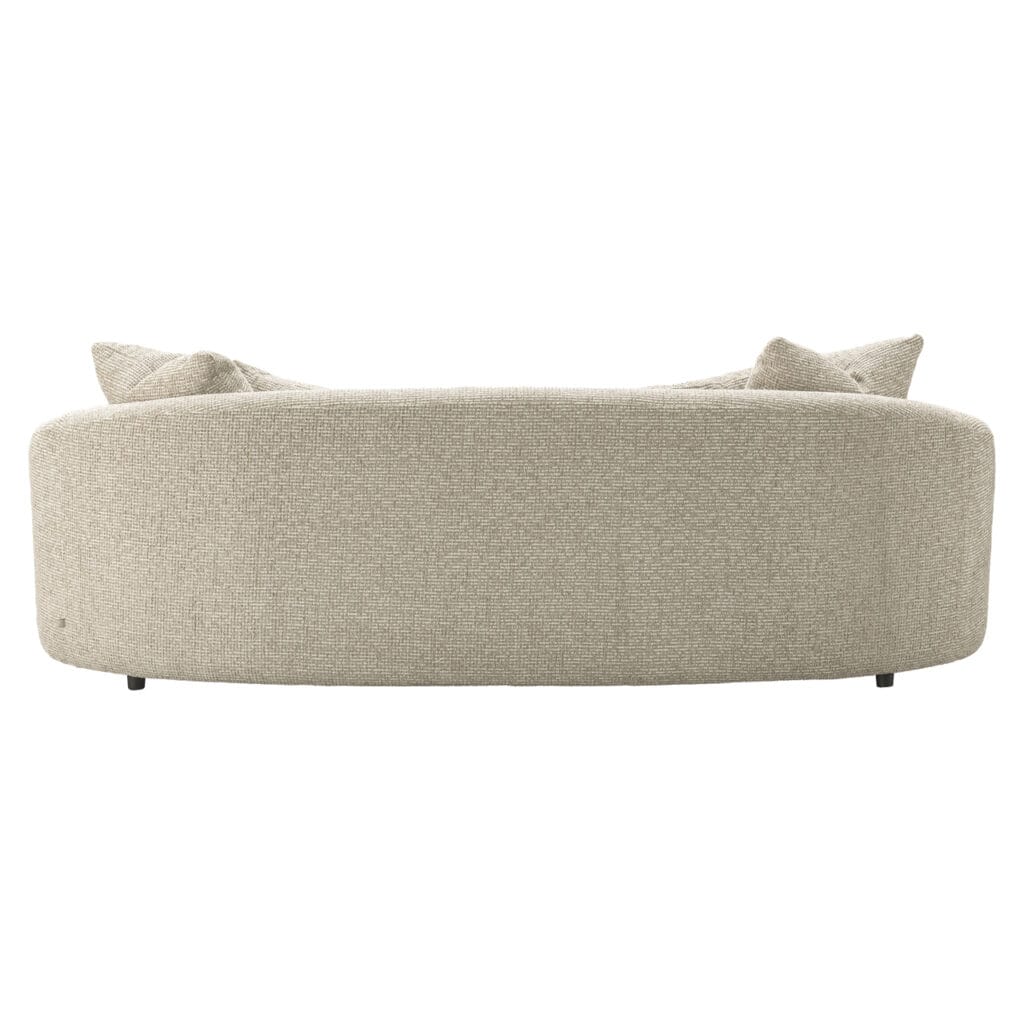 Crème bank Morena met zachte kussens voor een elegante woonkamer.