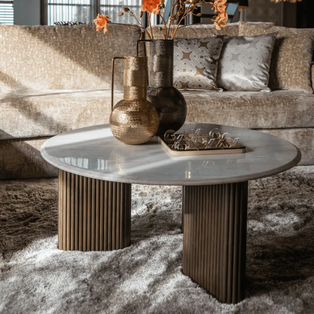 Salon moderne avec une décoration élégante et Canapé confortable.