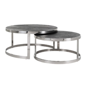 Moderne set van twee salontafels met zwart rustiek hout en metalen frame.