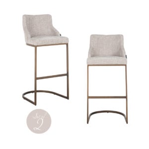 Set van 2 Bolton barstoelen met beige bekleding en metalen frame.