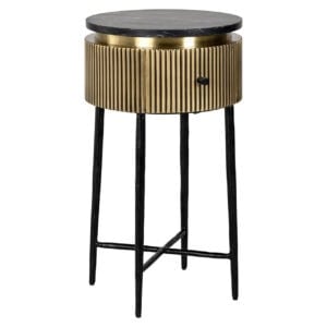 Table d'appoint moderne aux finitions gold noires, au design élégant.