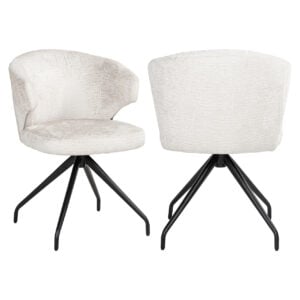 Moderne cream fusion eetkamerstoel met zwarte metalen pootjes.