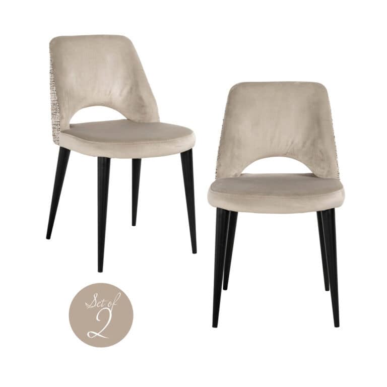 Set van 2 trendy nature eetkamerstoelen met zwarte poten.
