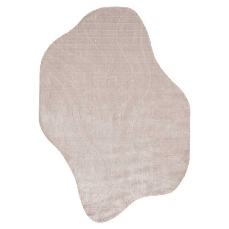 Tapis , couleur beige clair,Addison , 240 x 350, avec une texture subtile et des motifs ondulés.