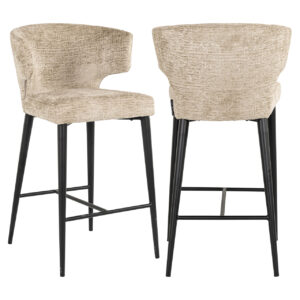Moderne beige stoffen barkrukken met zwarte houten poten voor interieur.
