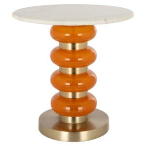Moderne bijzettafel met oranje en goudkleurige details.