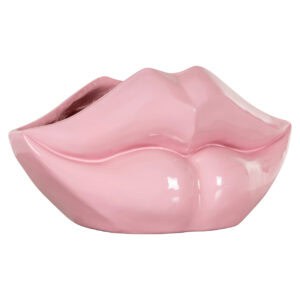 Roze lipvormige vaas van Richmond Interiors.