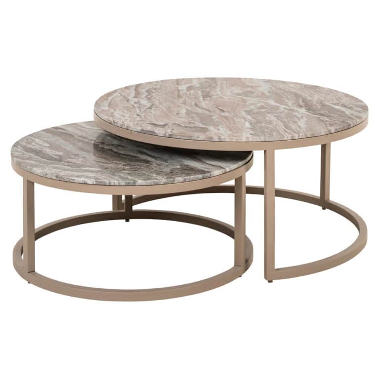 Lot de deux tables basses Fairfax avec plateaux en marbre et structures en métal.