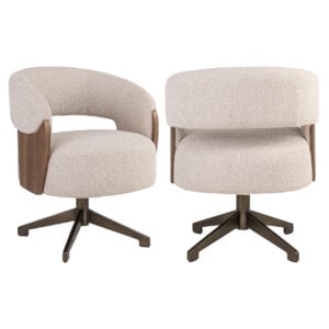 Moderne eetkamerstoel Pollux met houten accenten en beige bekleding.