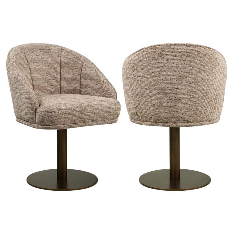 Eetkamerstoel Beverly mocca met draaifunctie en zachte bekleding.