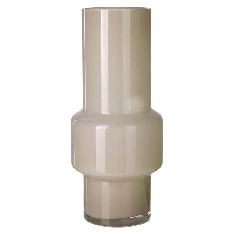 Grote beige vaas van keramiek met moderne uitstraling.
