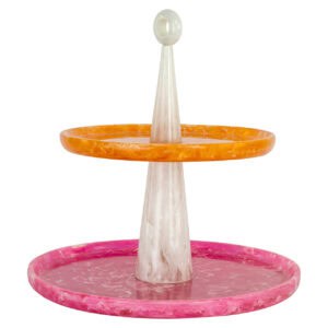 Decorative " Cake plate " posy in shades of pink and orange.