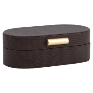 Kleine braune Aufbewahrungsbox mit goldfarbenem Griff für den Wohnbereich.