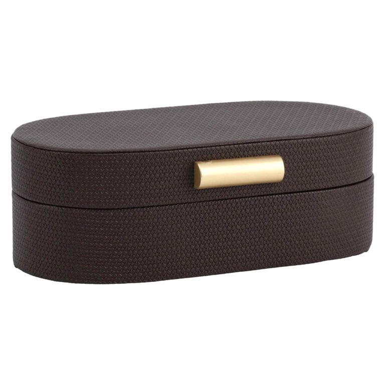 Petite boîte de rangement marron avec une poignée dorée, pour la décoration d'intérieur.