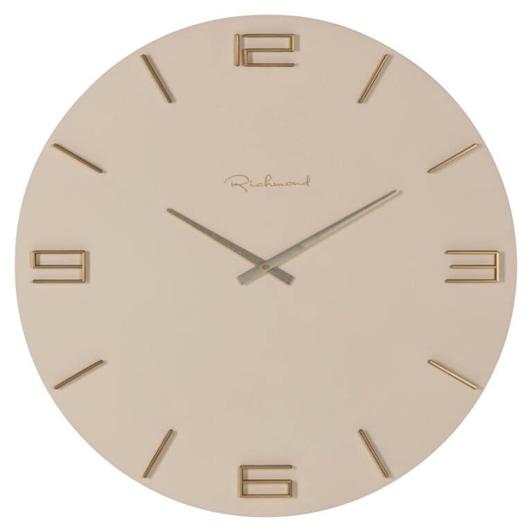 Moderne witte klok met gouden cijfers en wijzers voor interieurdecoratie.