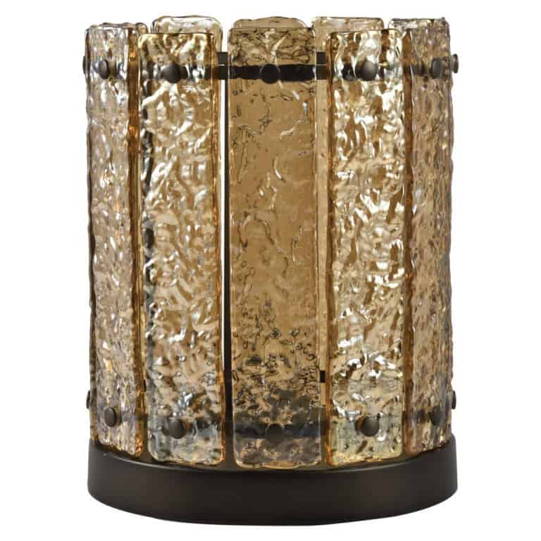 Petite lampe « Lampe ouragan » de couleur ambre, agrémentée de détails dorés, pour un éclairage d'ambiance.