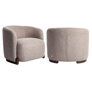Fauteuil « Chaise » Hannah, couleur moka, à l'assise épaisse, avec un rembourrage moelleux et des pieds en bois.