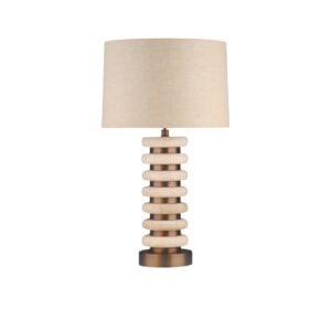 Houten tafellamp met beige lampenkap voor modern interieur.