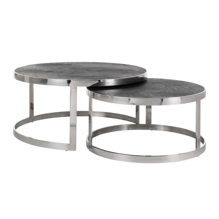 Ensemble moderne composé de deux tables basses en bois rustique noir et à la structure métallique.