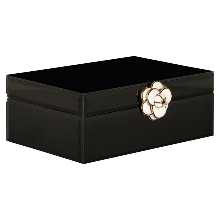 Kleine zwarte opbergdoos met bloemknop voor sieraden of accessoires.