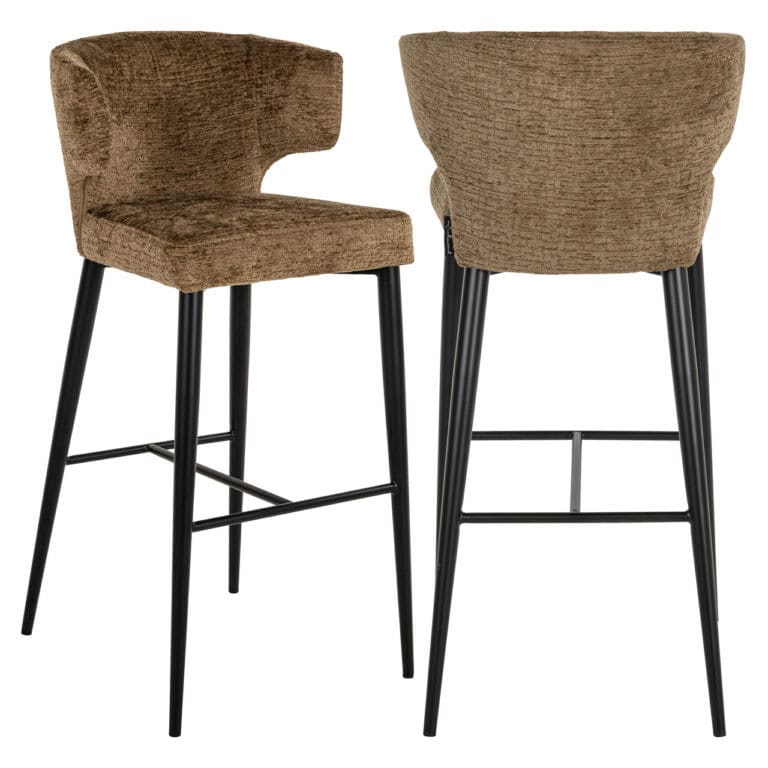 Tabouret de bar moderne avec revêtement en velours marron et pieds noirs.