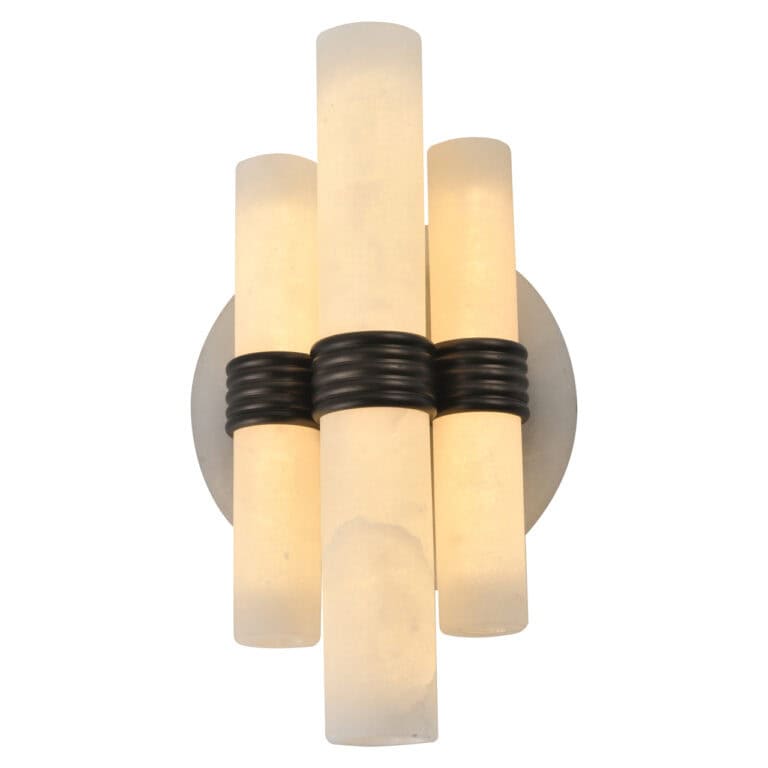 Applique murale blanche « Zara » avec quatre abat-jours cylindriques et des détails noirs.