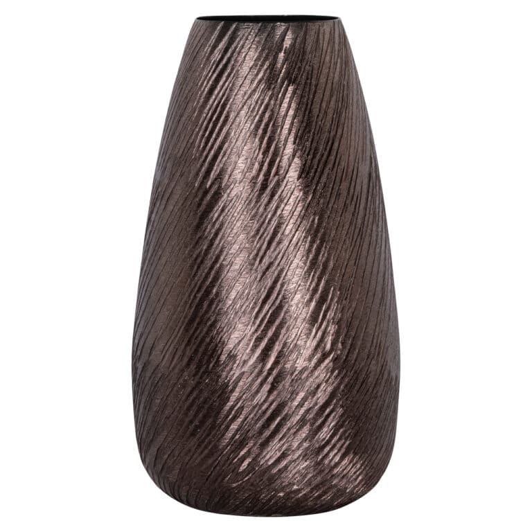 Vase en bronze d'Richmond Interiors , à la texture et au design élégants.