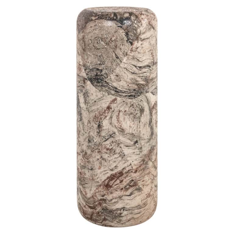 Colonne Mady beige, en pierre naturelle avec un motif marbré, pour l'intérieur.