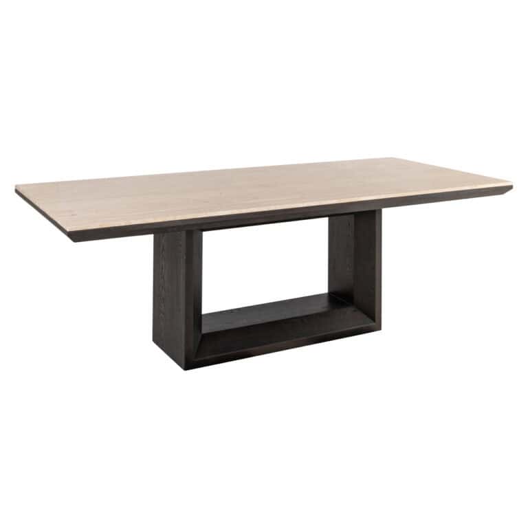 Table à dîner  e moderneClaremont avec piètement noir et plateau en bois.