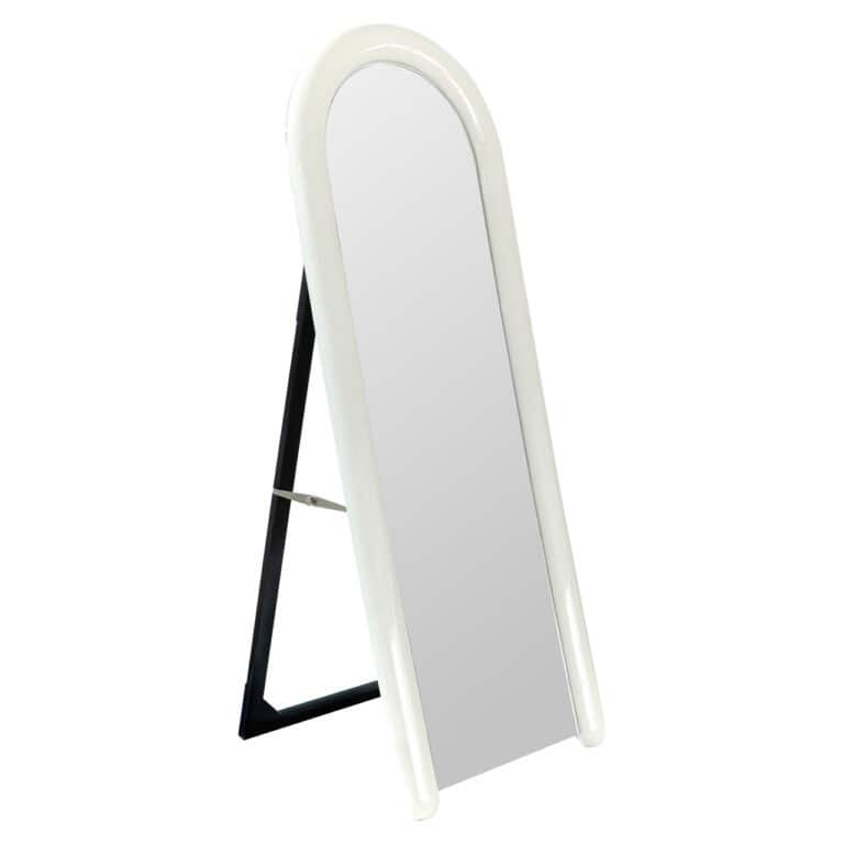 Miroir e Langston élégante avec cadre blanc, pour la décoration d'intérieur.