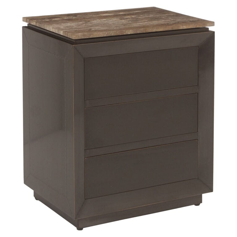 Chevet Russo, couleur frêne brun, avec 3 tiroirs et un plateau en bois.