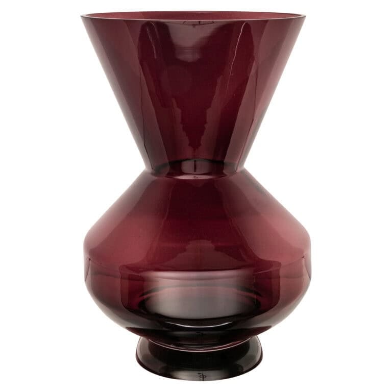 Élégant vase Veya bordeaux pour la décoration d'intérieur.