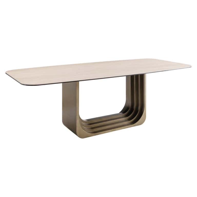 Table à dîner e moderne Maxfield beige avec un piètement métallique unique.