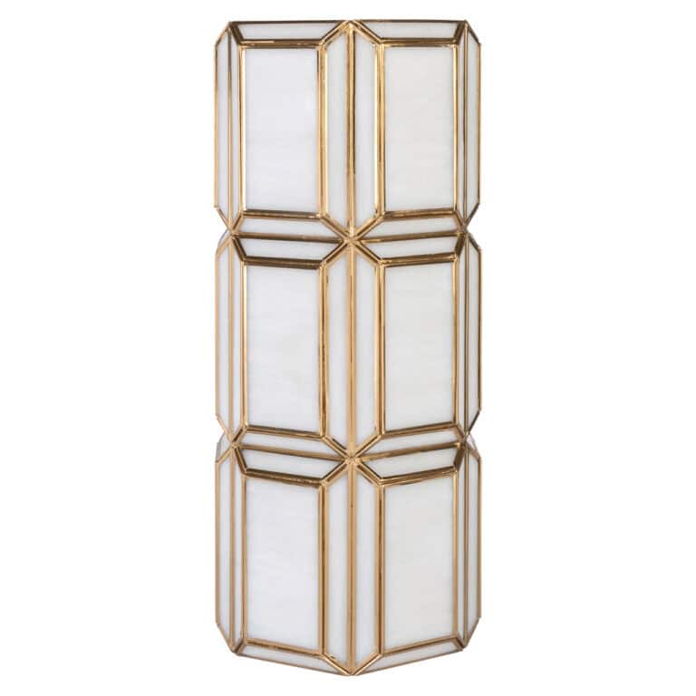 Groot brass windlicht met zes panelen, elegant design voor interieurdecoratie.