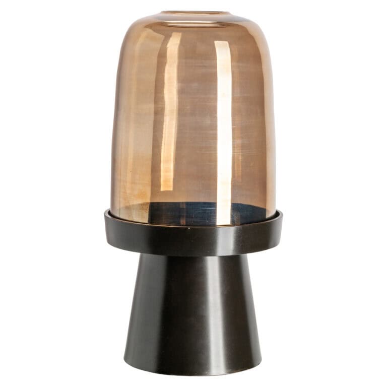 Petit « Lampe ouragan  »Kate en bois de noyer avec un socle noir.