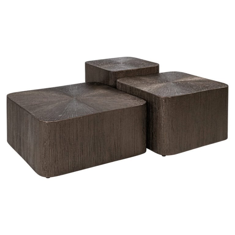 Dreiteiliges Set aus Holztischchen „Cubes Brunzae“ für moderne Wohnzimmer.