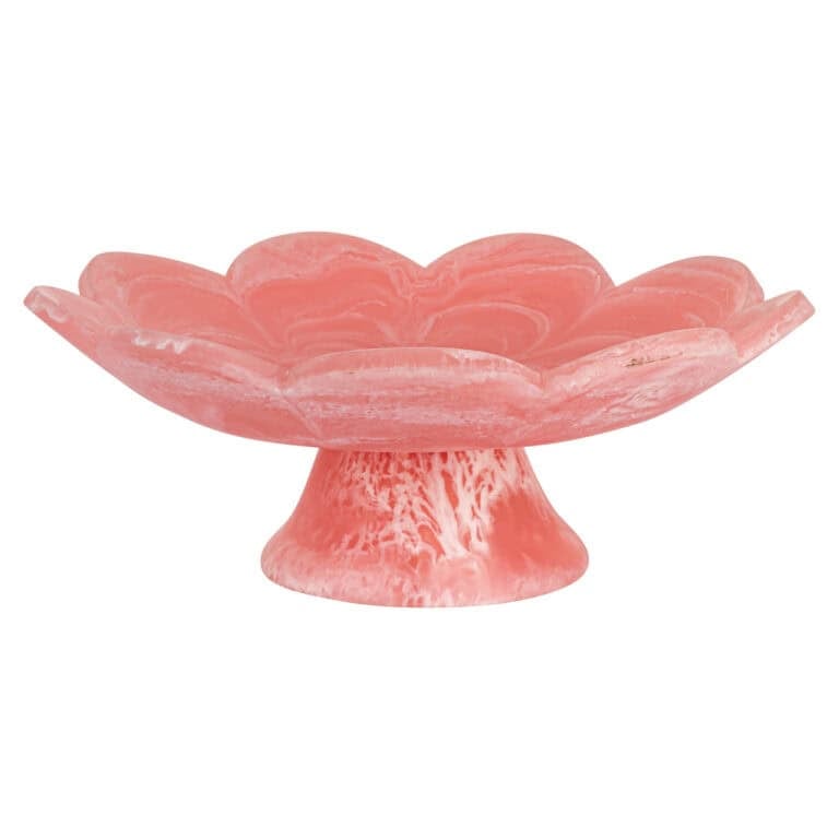 Decoratieve roze zoutkristallen schaal met bloemvormige uitstraling.