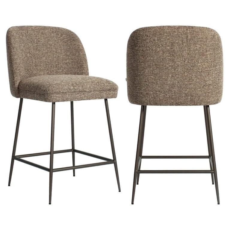 Moderne counterstoel met bruin tweed bekleding en zwarte metalen poten.