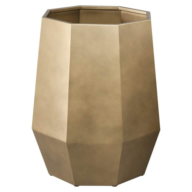 Grote bronzen gouden plantenbak met geometrisch ontwerp.