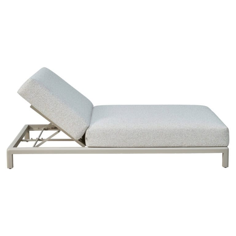 Ecru outdoor dagbed Kempinski met verstelbare rugleuning.