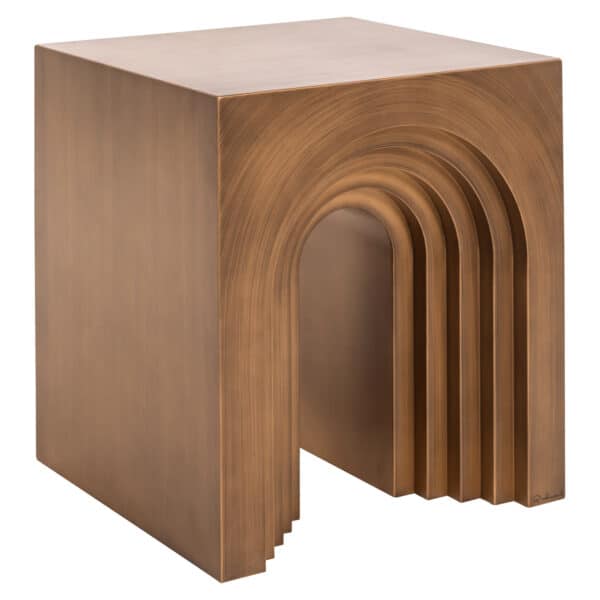 Moderne bijzettafel in brushed goud met unieke boogvormige design.